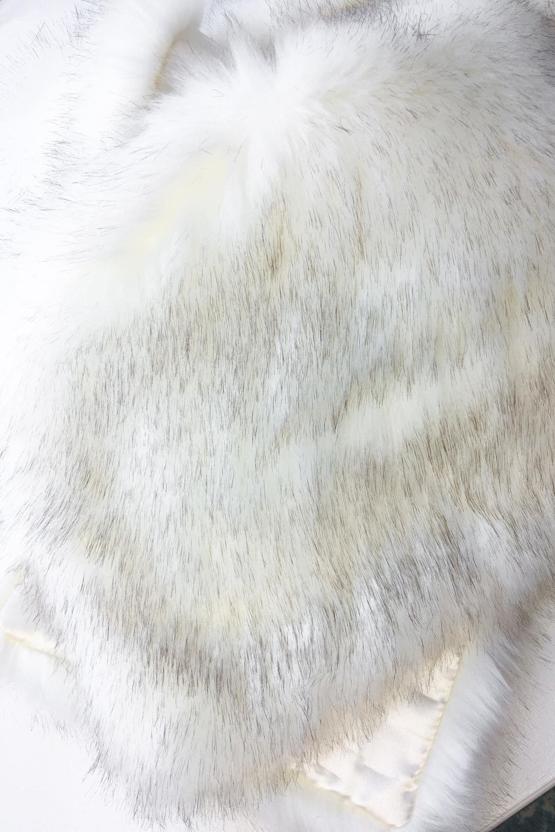 Ivory with black tips faux fur - Stole Wedding Shawl ulasan dan harga